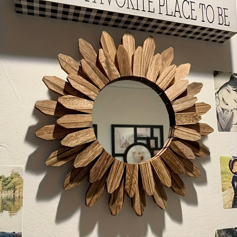 Circular wooden petal mirror in sunburst design, Bohemian Zonnebloem Spiegel