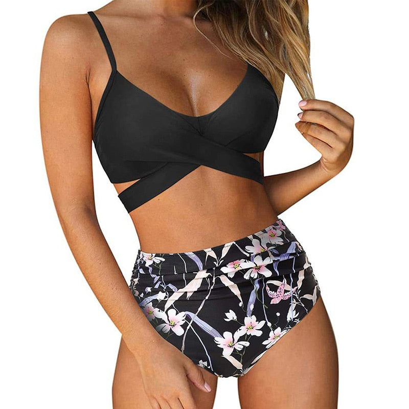 Belle High Waisted Bikini - Vrolijk - Comfortabel High Waist - Perfect voor de Zomer - Zwarte top - Bloemen slip / S