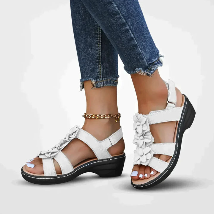 Platform Sandalen - Bloemenontwerp - Bloemaccenten Comfortabel en Duurzaam - Perfect voor Zonnige Dagen - Wit / 35