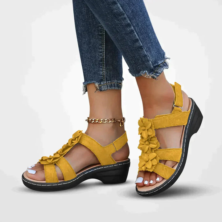 Platform Sandalen - Bloemenontwerp - Bloemaccenten Comfortabel en Duurzaam - Perfect voor Zonnige Dagen - Geel / 35