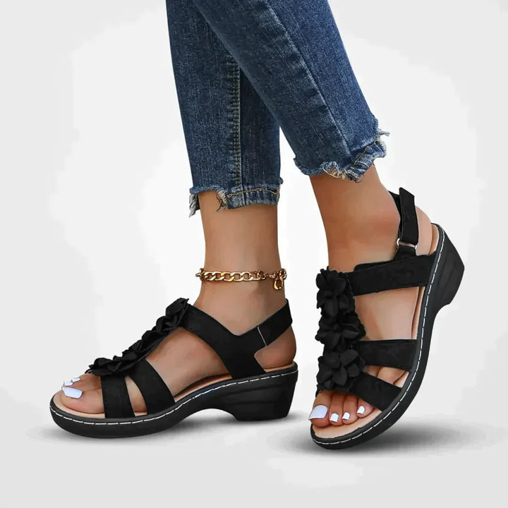 Platform Sandalen - Bloemenontwerp - Bloemaccenten Comfortabel en Duurzaam - Perfect voor Zonnige Dagen - Zwart / 35